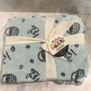 COPY - Berkshire: Peanuts Velvet Soft Easter theme throw